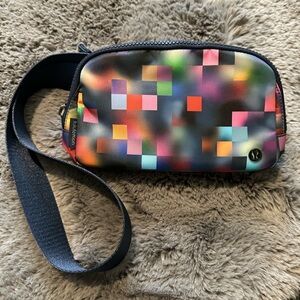 NWOT Lululemon Everywhere Belt Bag 1L in Pixel Rainbow Club Blue Multi